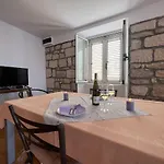 Apartman Aterina *